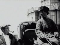 Кадр из фильма «Папиросница от Моссельпрома»